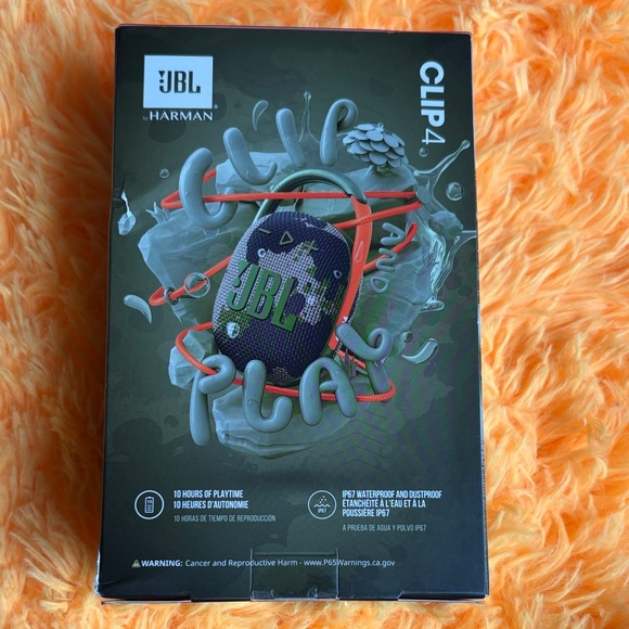 JBL Clip 4 Speaker - Green and Black Camouflage - Picture 3 of 3